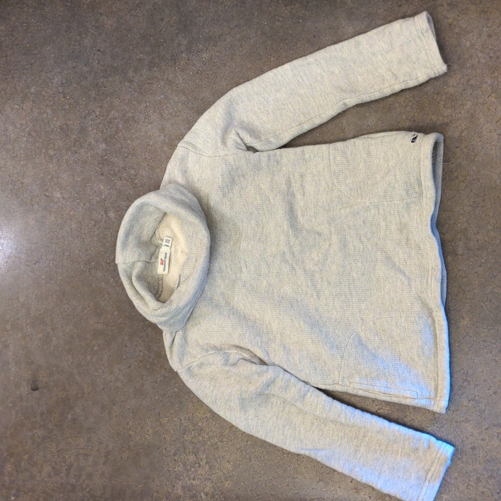 Vineyard Vines XS Grey funnel neck sweater